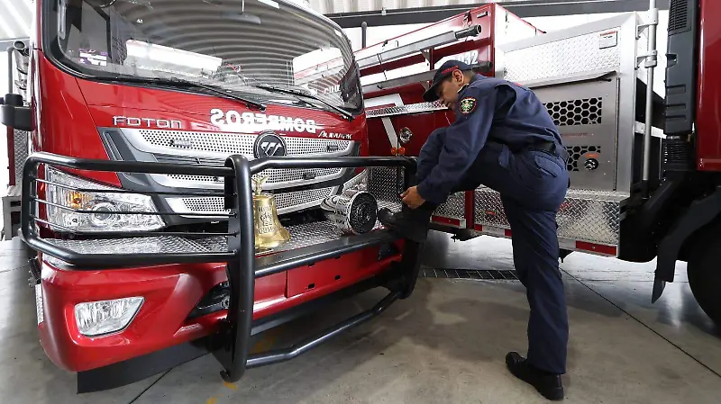 Bomberos de la CdMx estrenan drones autónomos para búsqueda y rescate de personas 